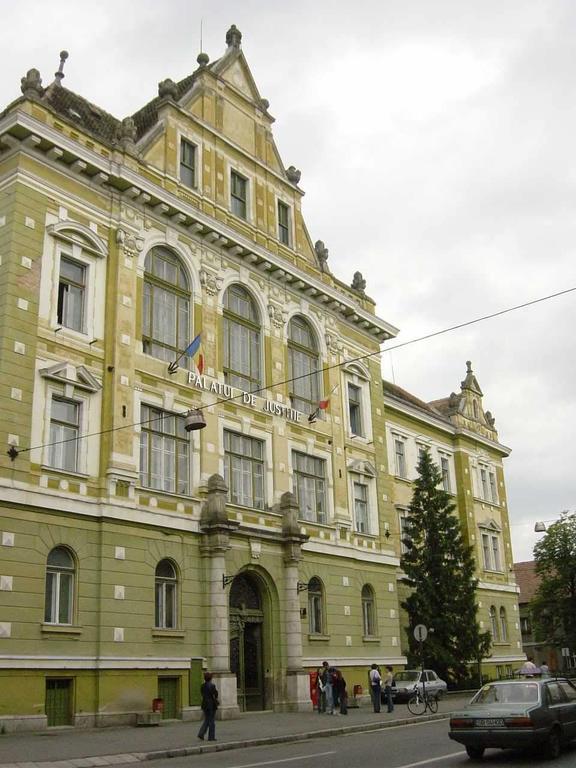 Central City Ap Сибиу Екстериор снимка